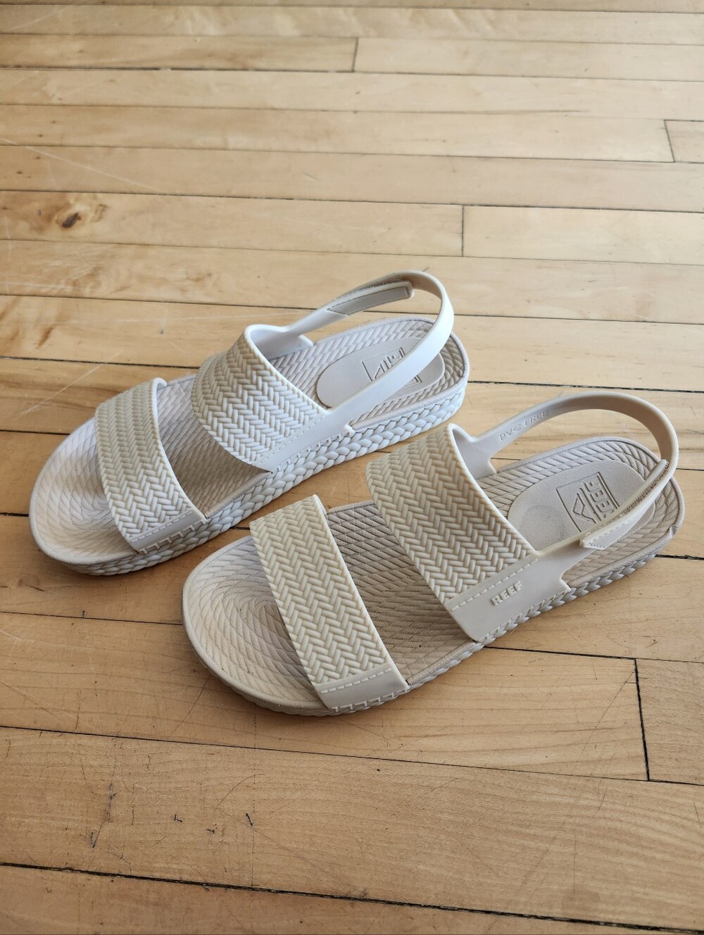 Reef Water Vista Women's Water-Friendly Sandals, Size 9, Vintage Oasis/ Cream - Picture 4 of 9